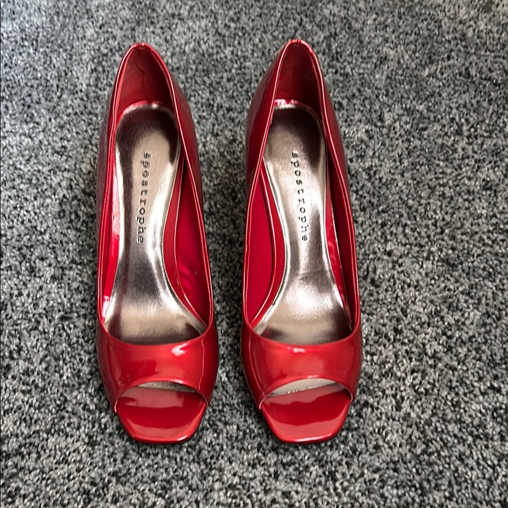 Apostrophe Women's Red Peep Toe Heels